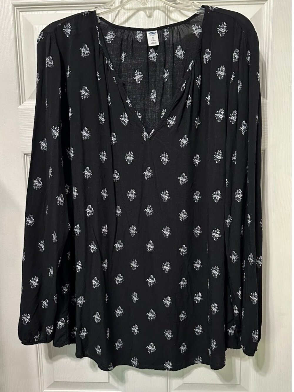 Old Navy Tunic Top Long Sleeves Black With White Floral Size XL